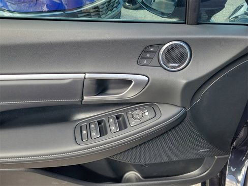 New 2025 Hyundai Sonata Limited image 7