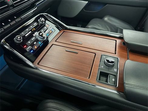 Used 2022 Lincoln Navigator Reserve image 35