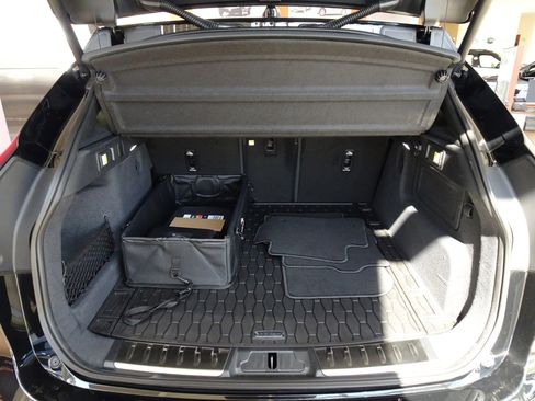 New 2025 Jaguar F-PACE R-Dynamic S image 25