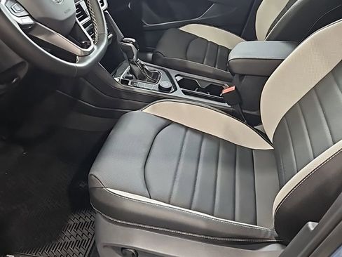 New 2026 Volkswagen Taos SEL image 27