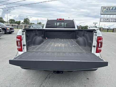 Used 2024 RAM 3500 Tradesman w/ Chrome Appearance Group AWD/4WD image 17