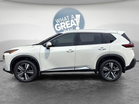 Used 2023 Nissan Rogue SL w/ SL Premium Package image 7