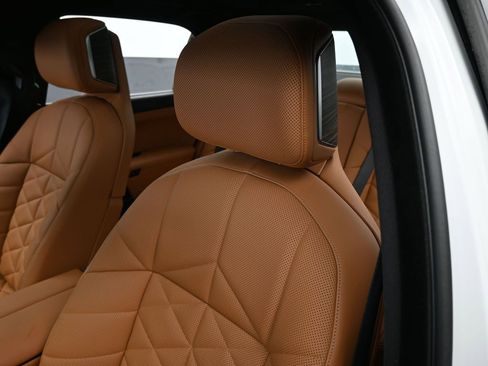 Used 2025 BMW 740i xDrive image 16