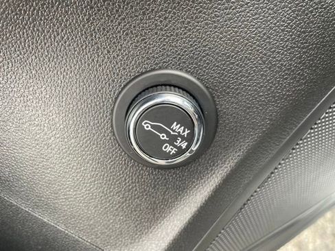 Used 2023 Buick Envision Essence w/ Sport Touring Package image 10