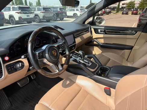 Used 2019 Porsche Cayenne S AWD/4WD image 4