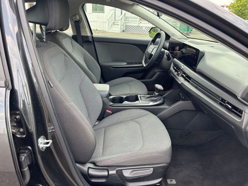 Used 2025 Kia K4 FWD image 35