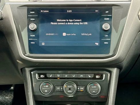 Used 2019 Volkswagen Tiguan SEL AWD/4WD image 19