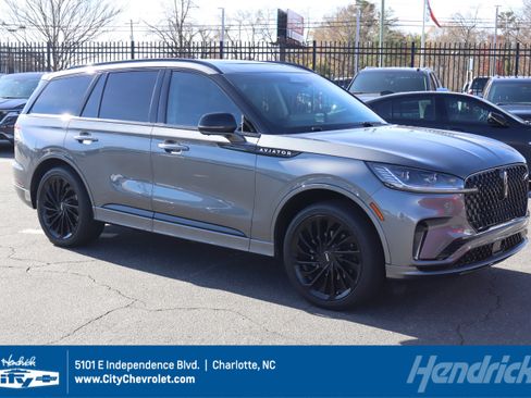 Used 2025 Lincoln Aviator Reserve w/ Equipment Group 201A image 1