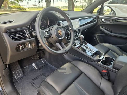 Used 2025 Porsche Macan Turbo AWD/4WD image 14