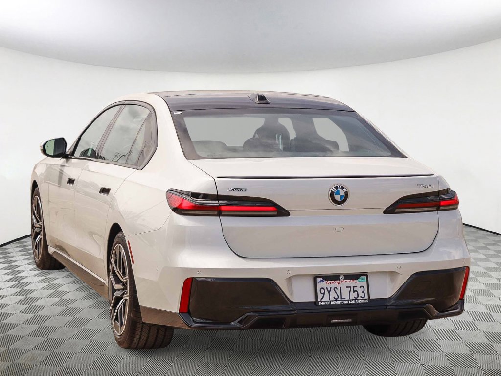 Used 2026 BMW 740i xDrive AWD/4WD image 8