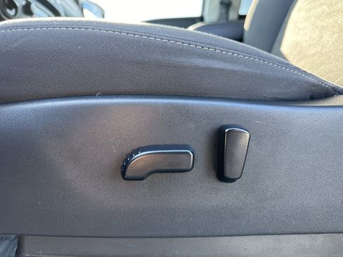 Used 2022 Nissan Frontier SV image 16