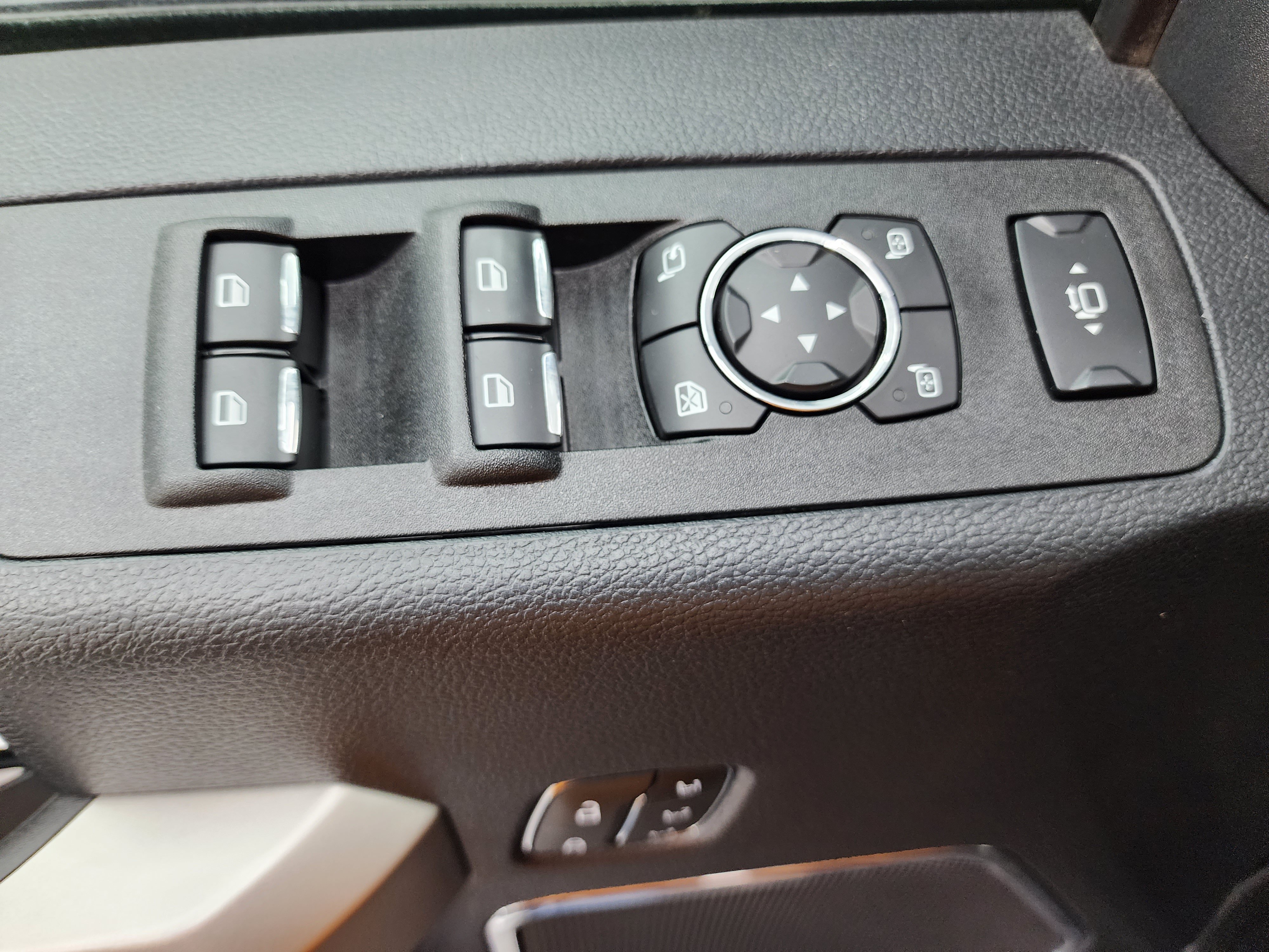 Used 2021 Ford F350 Lariat w/ Lariat Ultimate Package AWD/4WD image 46