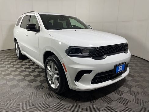 Used 2024 Dodge Durango GT image 2