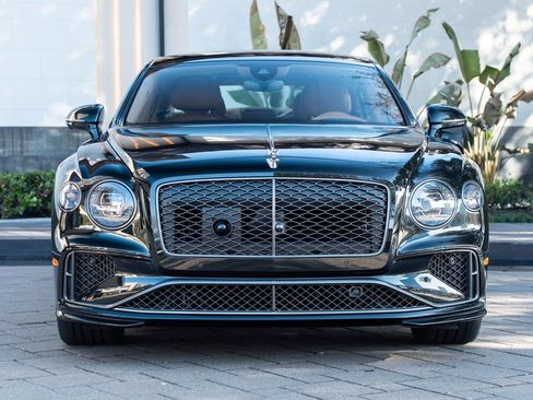 Used 2025 Bentley Flying Spur Plug-In Hybrid AWD/4WD image 45