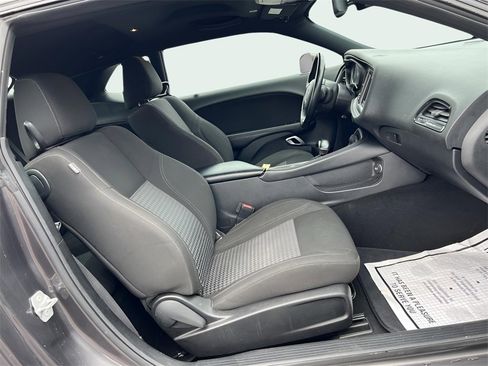 Used 2021 Dodge Challenger SXT image 11
