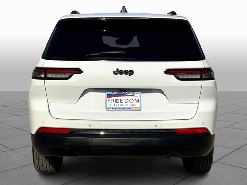 Used 2024 Jeep Grand Cherokee L Laredo image 7