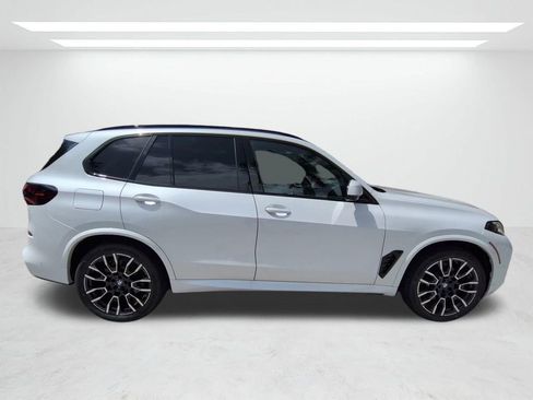 New 2026 BMW X5 xDrive40i w/ M Sport Package AWD/4WD image 3