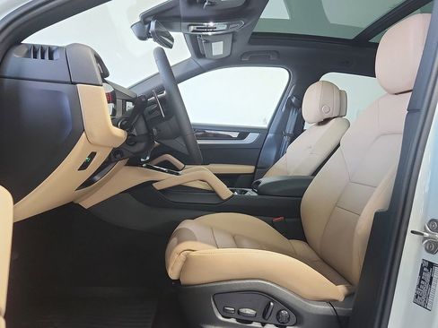 New 2026 Porsche Cayenne AWD/4WD image 5
