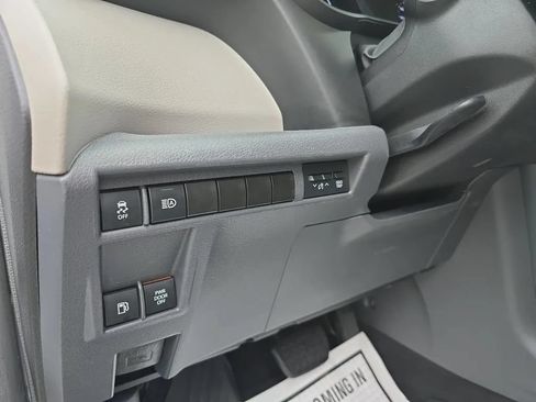 Used 2021 Toyota Sienna XLE FWD image 14