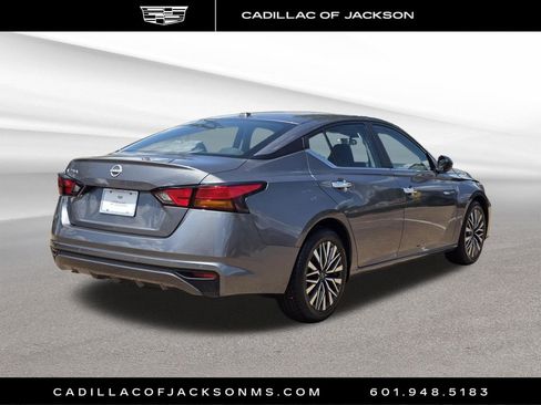 Used 2025 Nissan Altima 2.5 SV FWD image 5