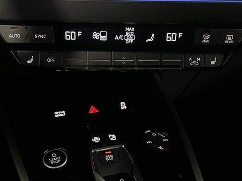 Used 2023 Audi Q4 e-tron Premium Plus image 17