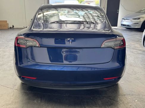 Used 2023 Tesla Model 3 Standard Range RWD image 3