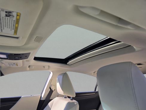 Certified 2022 Lexus ES 350 w/ Premium Package image 14