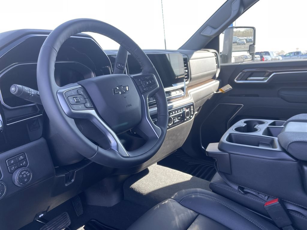 Used 2026 Chevrolet Silverado 2500 LT w/ Trail Boss Package AWD/4WD image 9