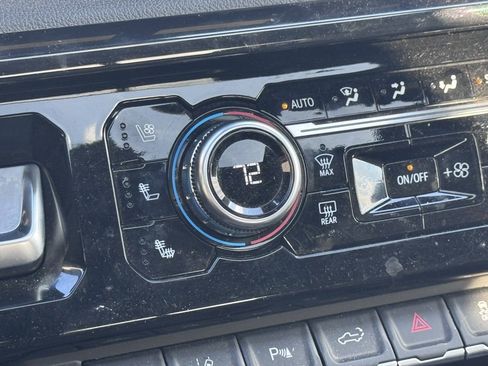 Used 2024 GMC Sierra 2500 AT4 w/ AT4 Premium Plus Package image 21