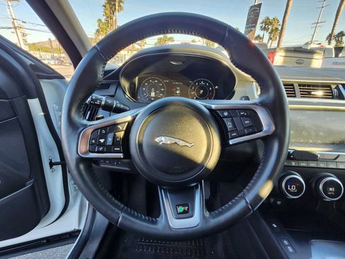 Used 2020 Jaguar E-PACE SE image 27