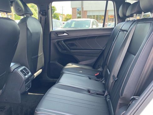 Certified 2022 Volkswagen Tiguan SE R-Line image 19
