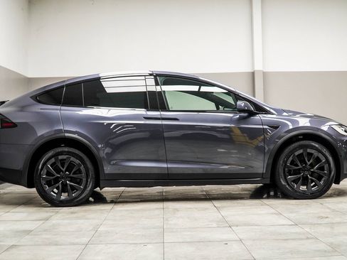 Used 2022 Tesla Model X image 8