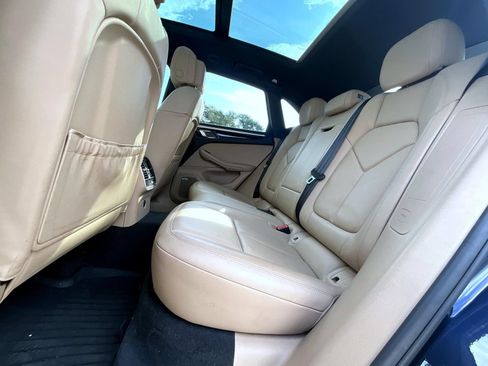 Used 2019 Porsche Macan S AWD/4WD image 25