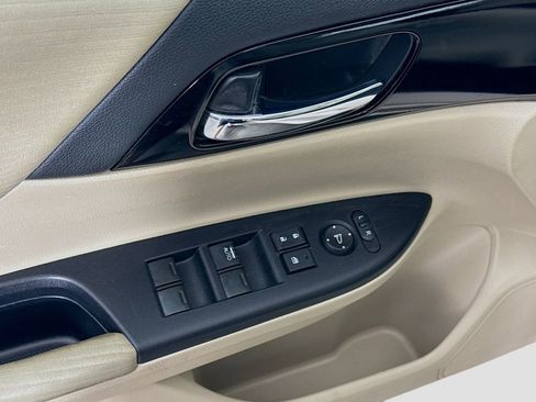 Used 2017 Honda Accord LX image 12