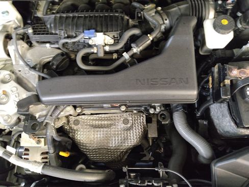 Used 2018 Nissan Rogue SV FWD image 30