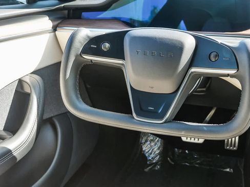 Used 2022 Tesla Model S AWD/4WD image 11