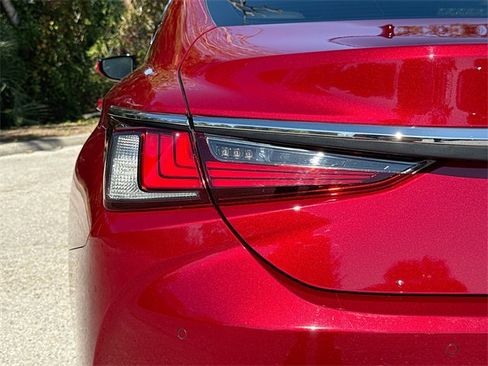 Used 2024 Lexus ES 350 w/ Luxury Package image 10