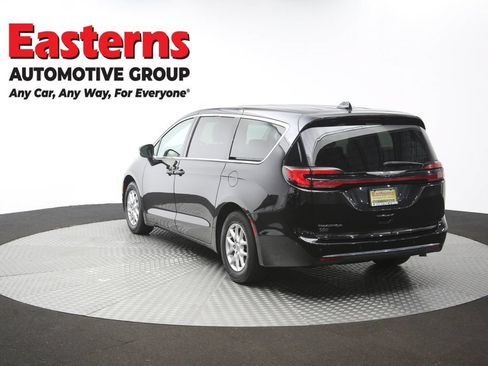 Used 2023 Chrysler Pacifica Touring-L FWD image 67
