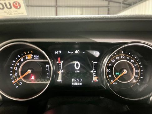 Used 2020 Jeep Wrangler Unlimited Sahara image 16