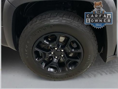 Used 2022 Jeep Cherokee Trailhawk w/ Trailer Tow Group AWD/4WD image 19