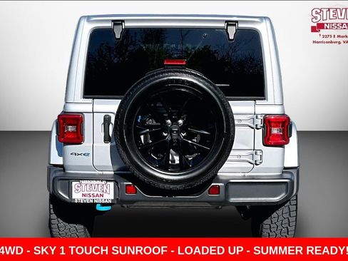 Used 2023 Jeep Wrangler Unlimited Sahara w/ Cold Weather Group AWD/4WD image 5
