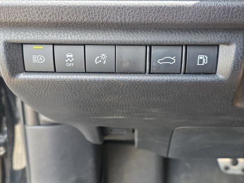 Used 2025 Toyota Camry SE FWD image 23