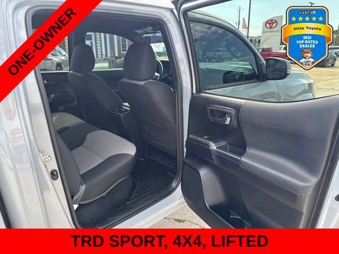 Used 2020 Toyota Tacoma TRD Sport AWD/4WD image 13