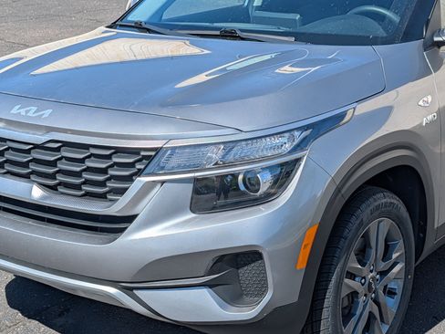 Used 2023 Kia Seltos LX AWD/4WD image 17