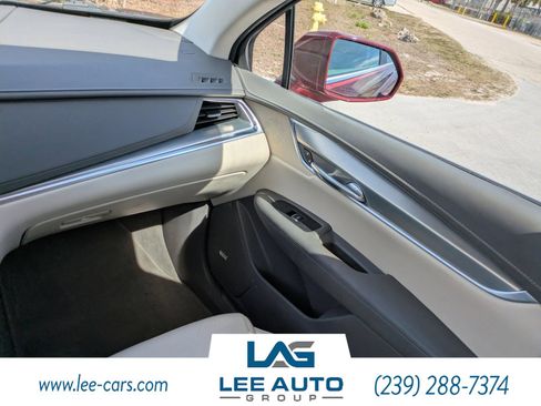 Used 2017 Cadillac XT5 Luxury w/ Driver Awareness Package image 15