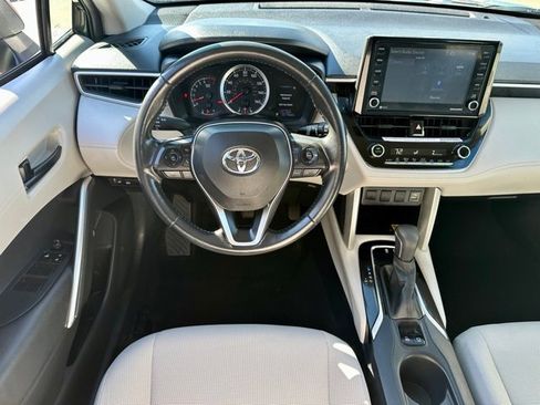 Used 2022 Toyota Corolla Cross LE image 15