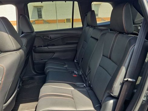 Used 2025 Honda Passport TrailSport image 23