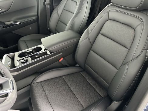 New 2026 Chevrolet Equinox LT w/ Convenience Package II FWD image 20
