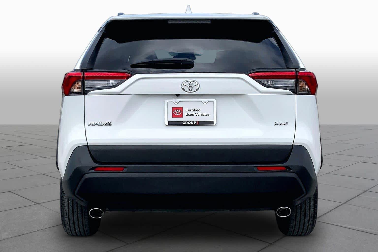 Used 2025 Toyota RAV4 XLE w/ Convenience Package FWD image 5