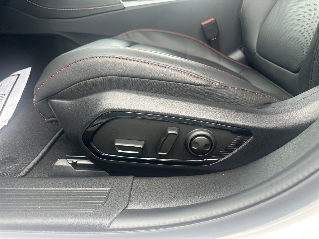 New 2026 Dodge Charger R/T AWD/4WD image 16